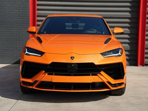 Used 2023 Lamborghini Urus S image 2
