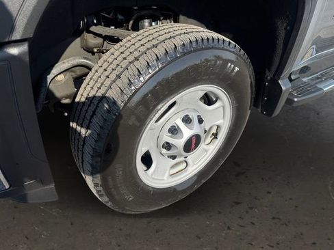 Used 2024 GMC Sierra 2500 Pro image 9