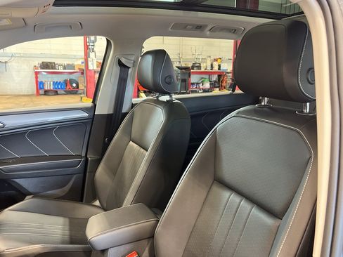 Used 2022 Volkswagen Tiguan SE image 15