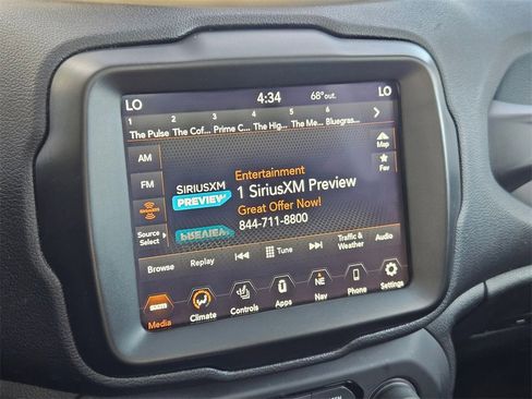 Certified 2021 Jeep Renegade Latitude w/ Luxury Group I image 29