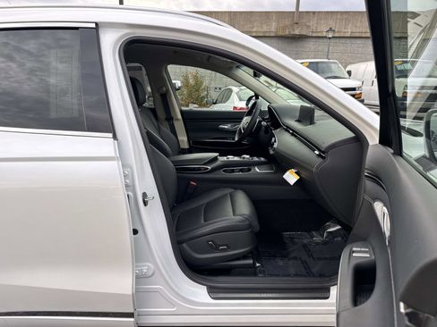 Used 2025 Genesis GV70 2.5T image 15