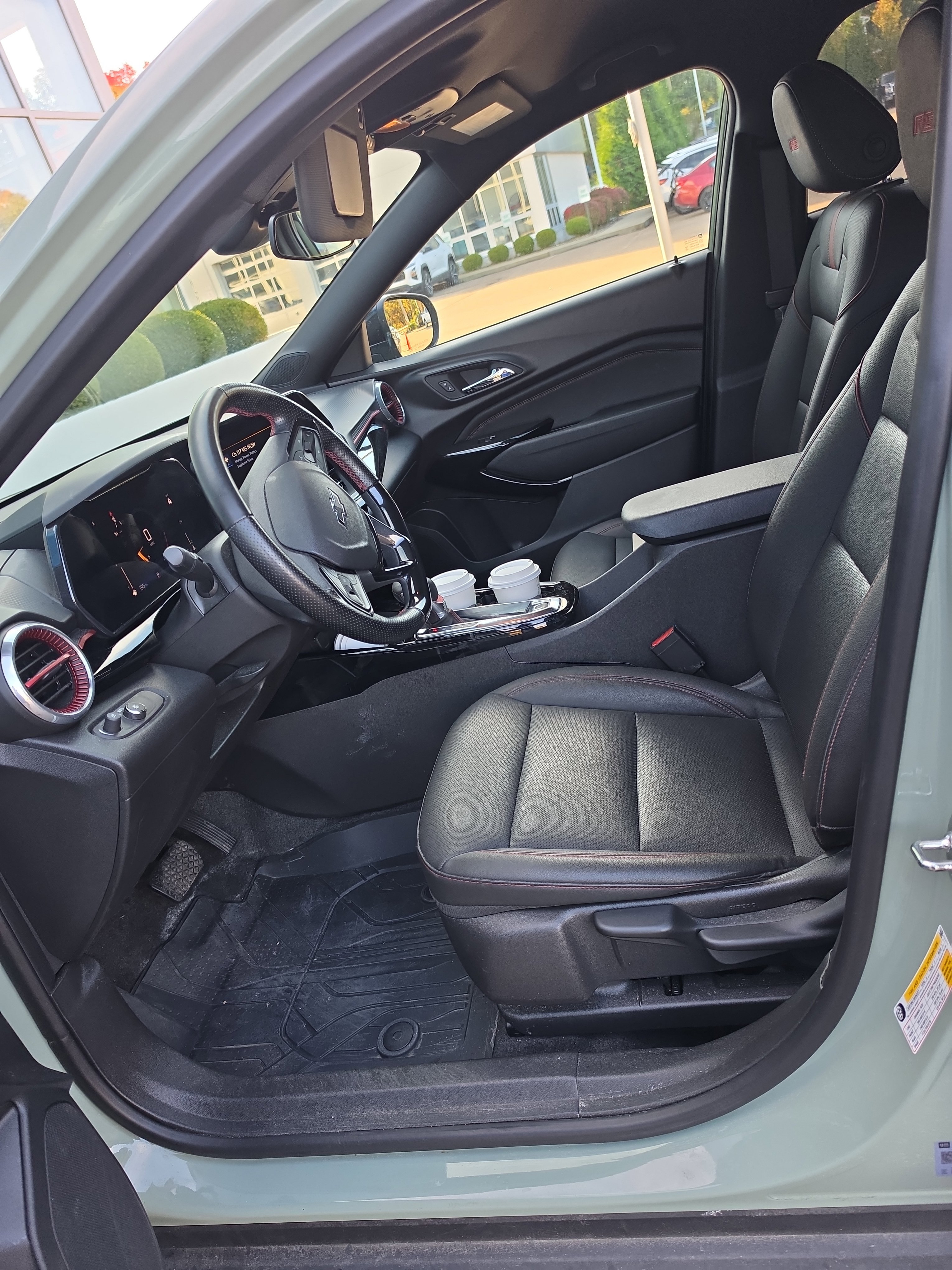 Used 2024 Chevrolet Trax RS w/ Driver Confidence Package FWD image 8