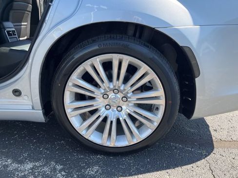 Used 2019 Chrysler 300 Touring L w/ Quick Order Package 22F RWD image 23