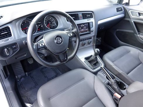 Used 2015 Volkswagen Golf TDI S FWD image 4