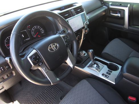 Used 2021 Toyota 4Runner SR5 AWD/4WD image 15