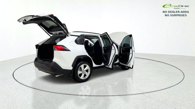 Used 2021 Toyota RAV4 XLE Premium AWD/4WD image 18