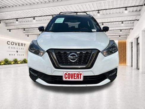 Used 2019 Nissan Kicks SR w/ Exterior Package FWD image 3