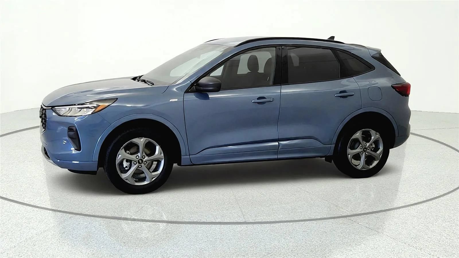 Used 2024 Ford Escape ST-Line w/ Tech Pack #1 AWD/4WD image 3