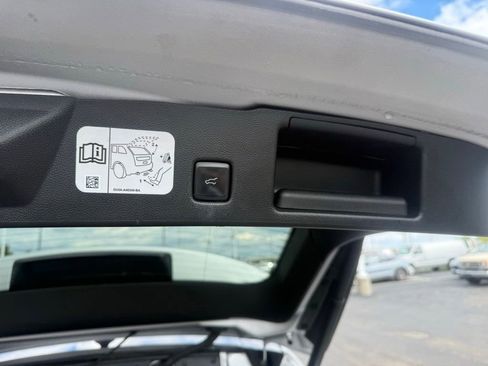 Used 2020 Ford Escape Titanium AWD/4WD image 40