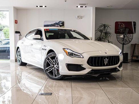 Used 2023 Maserati Quattroporte Modena Q4 AWD/4WD image 5