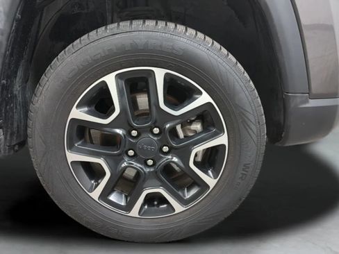 Used 2019 Jeep Compass Trailhawk AWD/4WD image 24