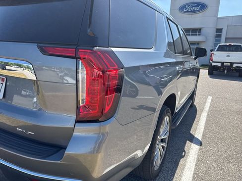 Used 2021 GMC Yukon SLT w/ SLT Premium Package image 8