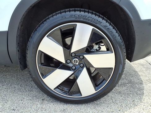 Certified 2023 Volvo XC40 Recharge Ultimate AWD/4WD image 6
