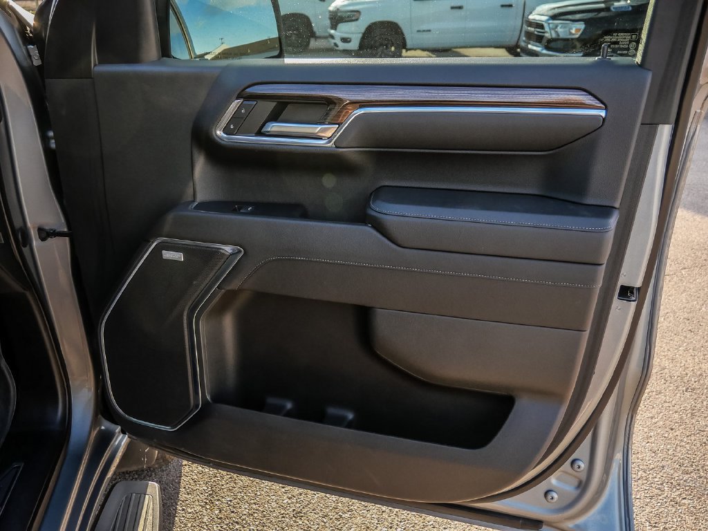 Used 2023 Chevrolet Silverado 1500 RST w/ Convenience Package II AWD/4WD image 18