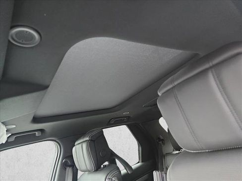 New 2026 Land Rover Discovery Limited Edition image 28