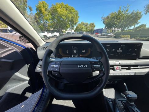 Used 2025 Kia K4 FWD image 33