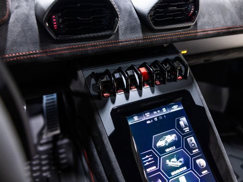 Used 2024 Lamborghini Huracan Sterrato AWD/4WD image 42