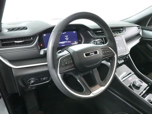 Used 2023 Jeep Grand Cherokee L Laredo AWD/4WD image 23