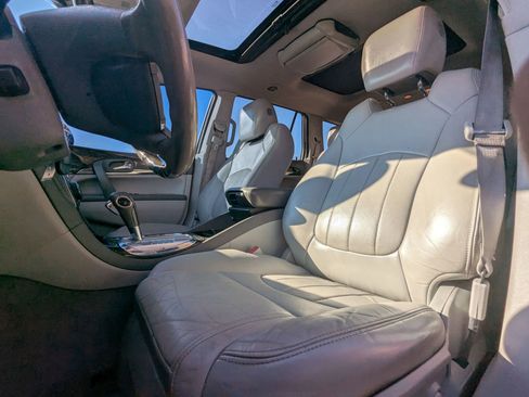 Used 2013 Buick Enclave Premium image 20