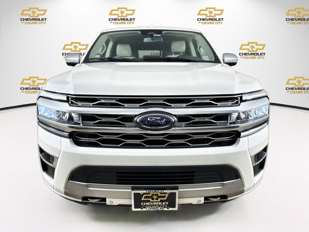 Used 2023 Ford Expedition Platinum AWD/4WD image 2