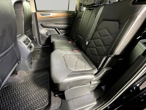 Used 2024 Volkswagen Atlas SE image 20