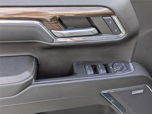 Used 2024 Chevrolet Silverado 1500 LT Trail Boss w/ Convenience Package II AWD/4WD image 10