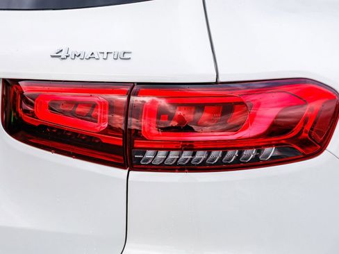 Certified 2022 Mercedes-Benz GLB 250 4MATIC image 8