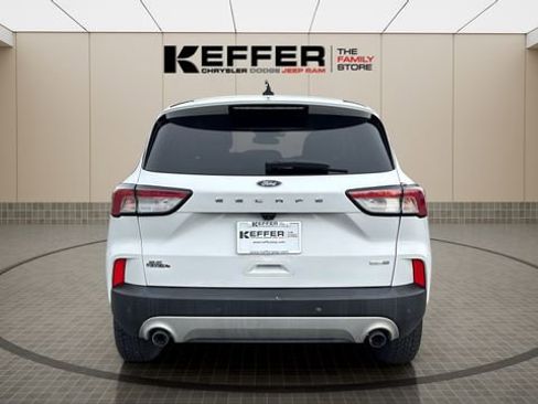 Used 2020 Ford Escape SE image 4