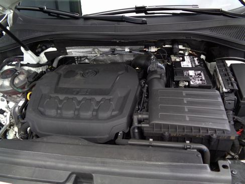 Used 2021 Volkswagen Tiguan SE R-Line AWD/4WD image 16