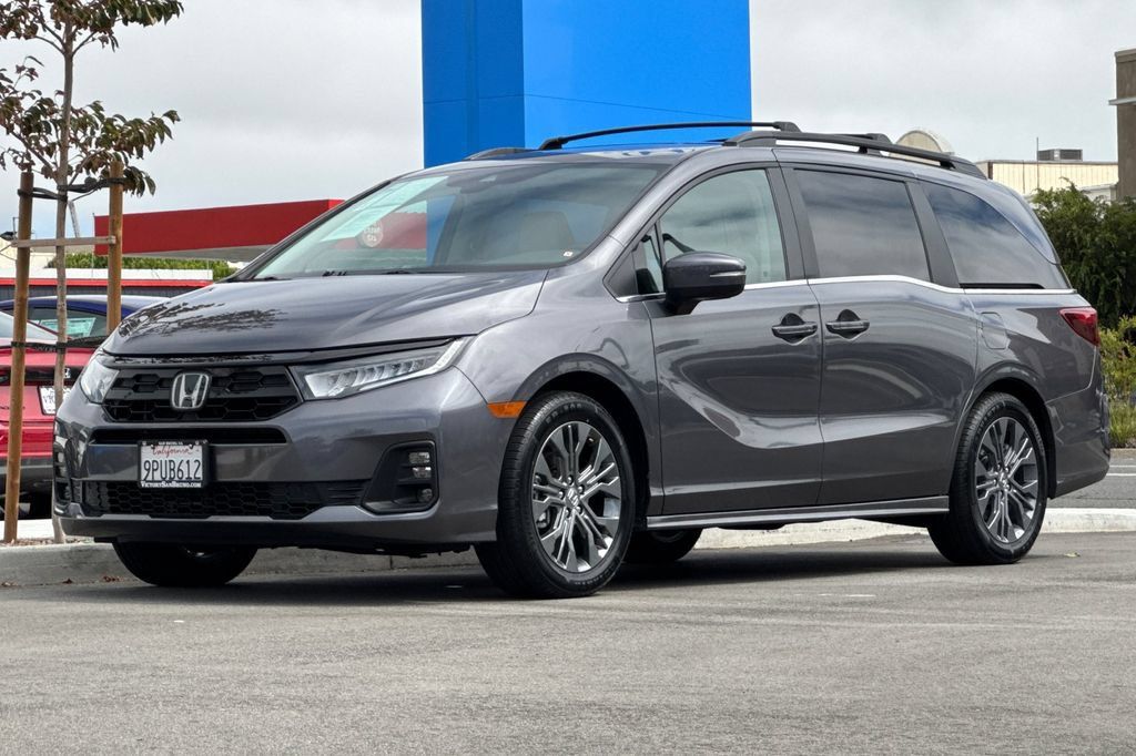 Certified 2025 Honda Odyssey Touring image 8