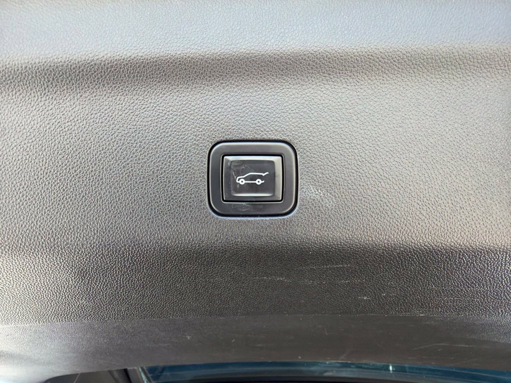 Used 2021 GMC Yukon SLT w/ SLT Luxury Plus Package AWD/4WD image 14