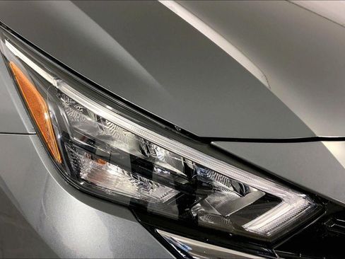 Used 2025 Nissan Versa SV FWD image 26