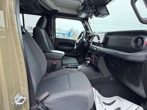 Used 2025 Jeep Wrangler Unlimited Rubicon image 26