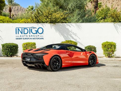 Used 2025 McLaren Artura Spider image 6