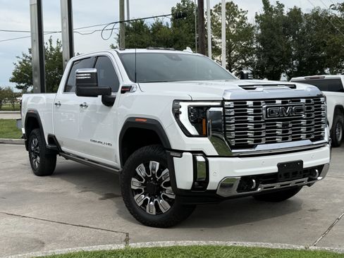 Used 2024 GMC Sierra 2500 Denali w/ Denali Reserve Package AWD/4WD image 2