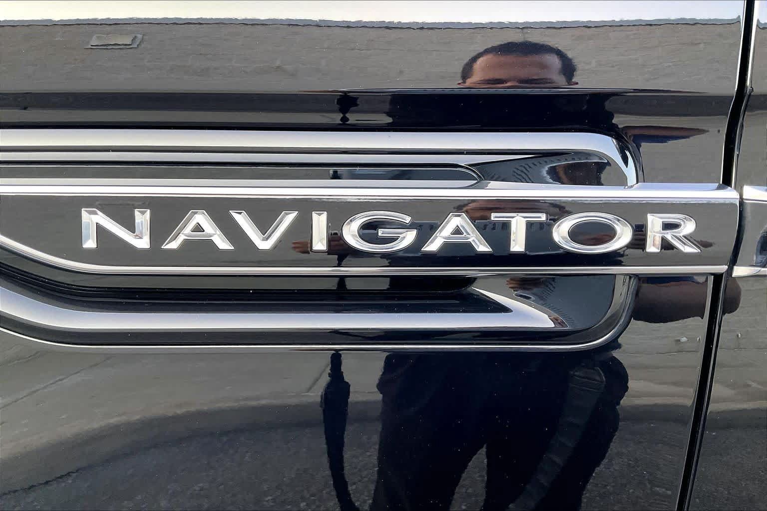 Used 2021 Lincoln Navigator L Reserve AWD/4WD image 10