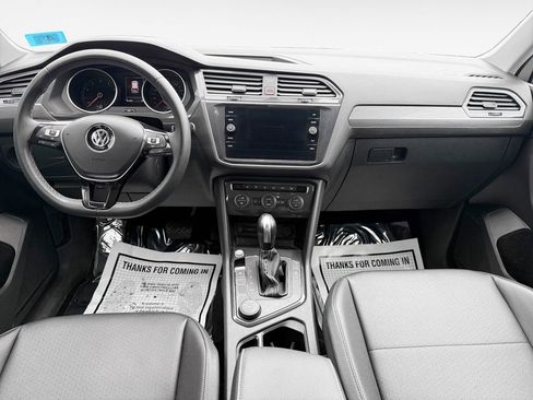 Used 2021 Volkswagen Tiguan SE image 16