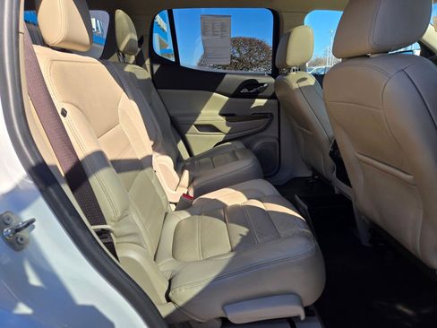 Used 2019 GMC Acadia Denali image 11