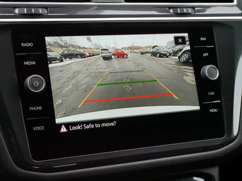 Certified 2024 Volkswagen Tiguan SEL R-Line image 30