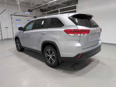 Used 2019 Toyota Highlander LE image 11