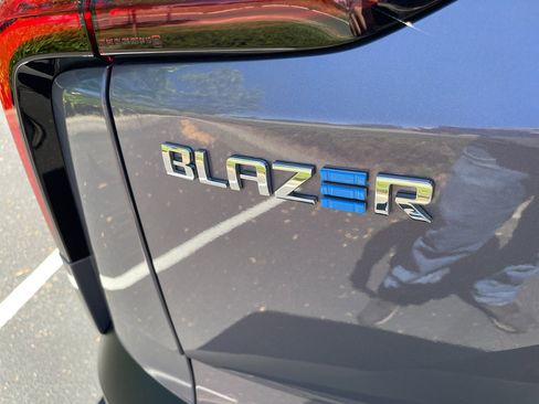 Used 2024 Chevrolet Blazer EV LT AWD/4WD image 12