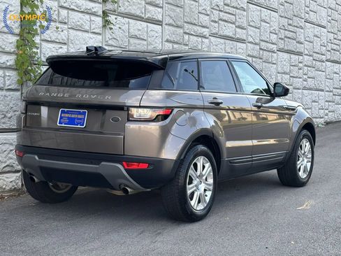 Used 2017 Land Rover Range Rover Evoque SE image 6