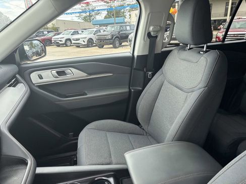 Used 2025 Ford Explorer Active image 15