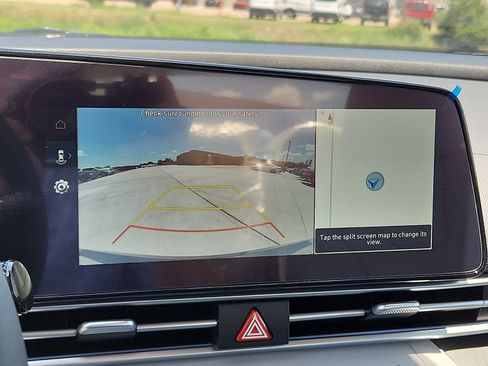 New 2025 Hyundai Elantra Limited image 10