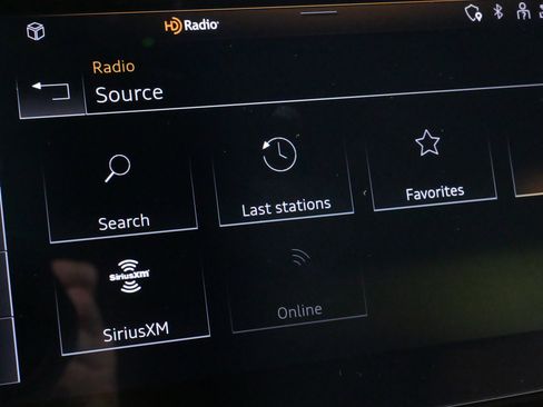 Used 2024 Audi Q8 e-tron Premium Plus w/ Premium Plus Package image 58