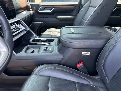 Used 2024 GMC Sierra 2500 Denali w/ Denali Reserve Package AWD/4WD image 21