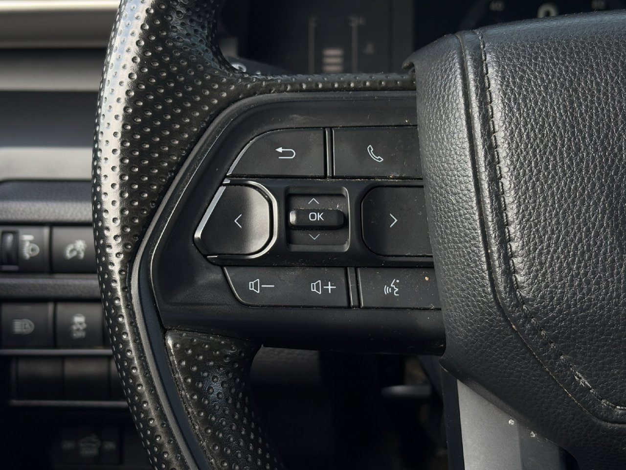 Used 2024 Toyota Tacoma SR RWD image 16