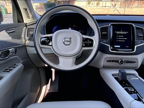 Used 2025 Volvo XC90 B6 Core w/ Climate Package image 8