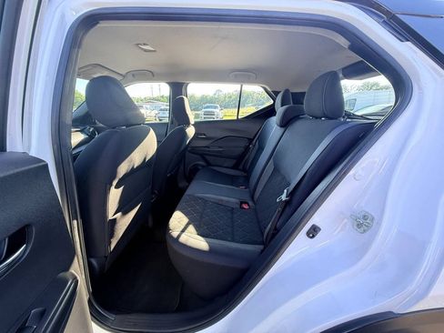 Used 2018 Nissan Kicks SV FWD image 8
