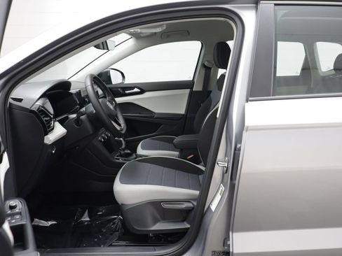 Used 2025 Volkswagen Taos S AWD/4WD image 5